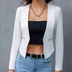 White cropped open front blazer size medium Casual dressy, elegant, professional